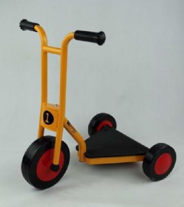 קורקינט משולש