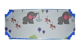 סדין למיטה נערמת