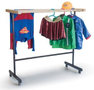 קולב תחפושות